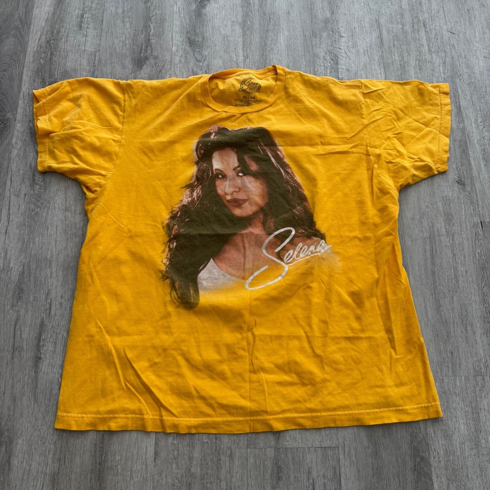 Selena Quintanilla Graphic T-Shirt Yellow XL Quintanilla Portrait Tee